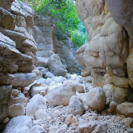 Hétvégi ház Rural Barranc De L'infern